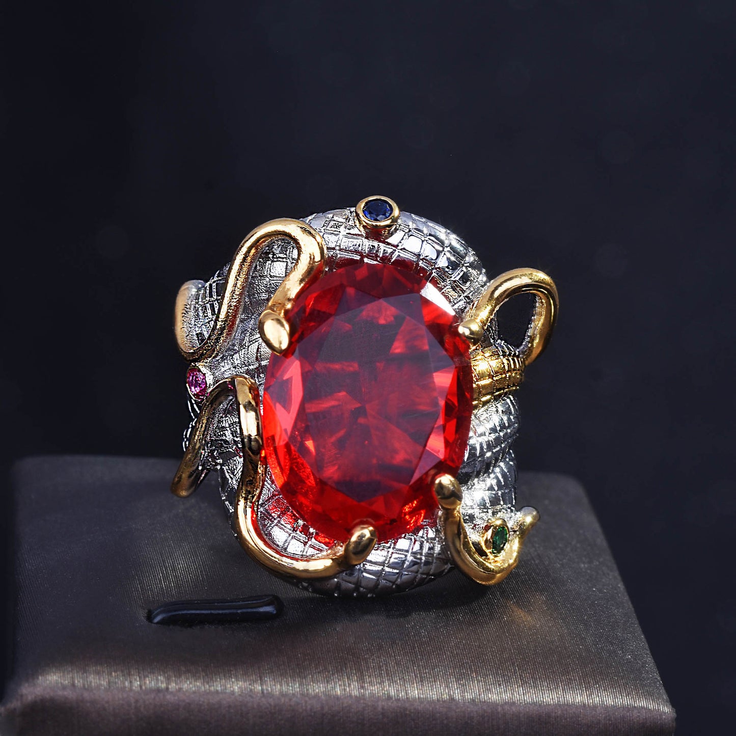 Retro Affordable Luxury Design Two-color Electroplating Simulation Ring