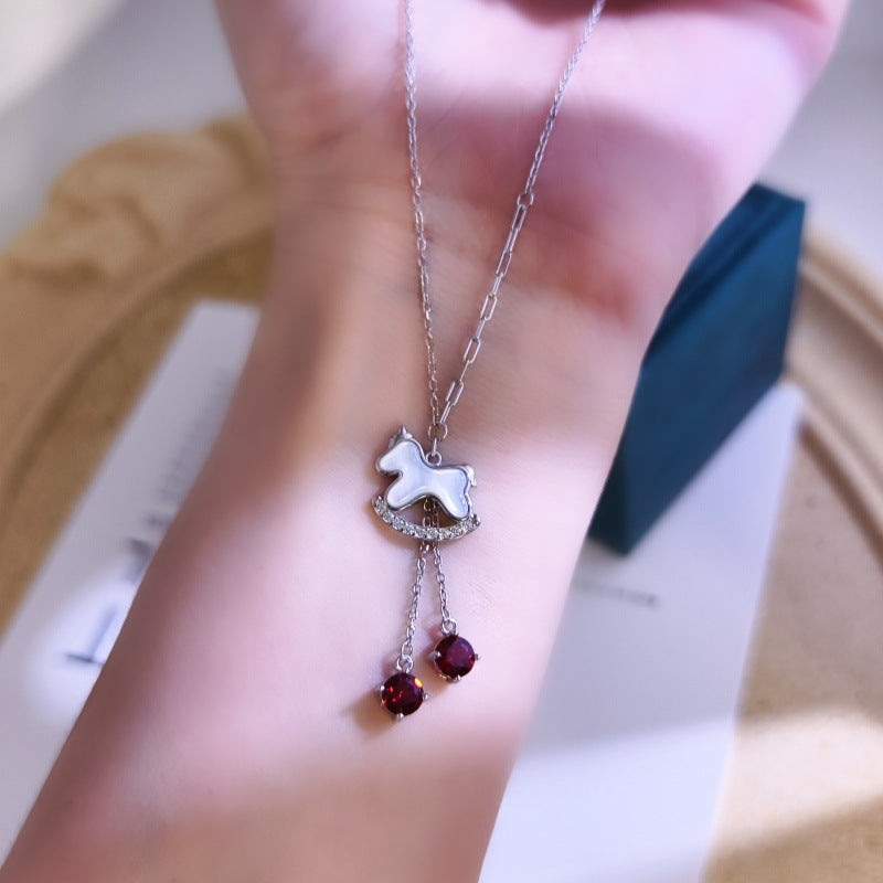 Shell Lucky Horse Female Natural Crystal Necklaces