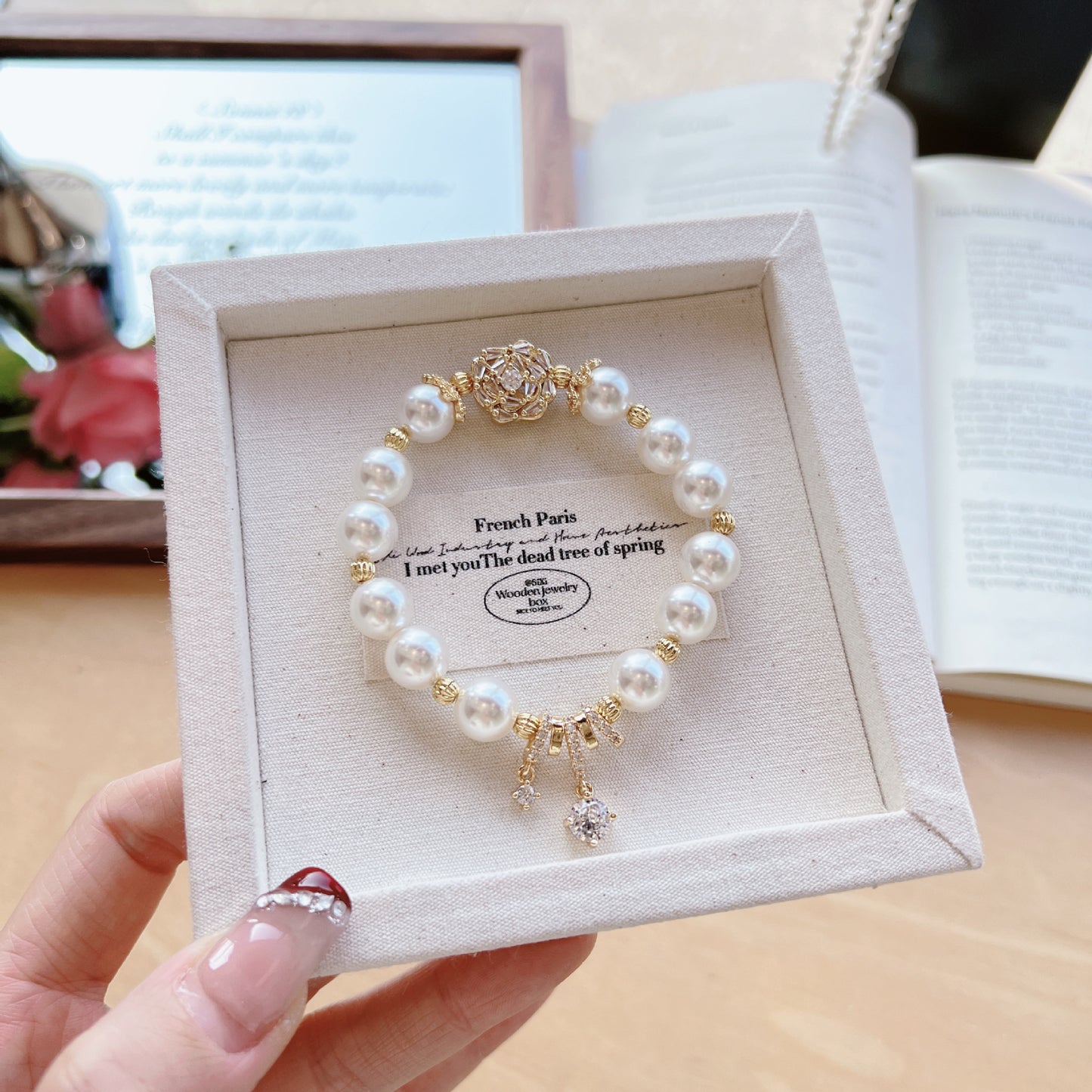 Women's Pearl Series Classic High-grade Temperament Style Bracelet