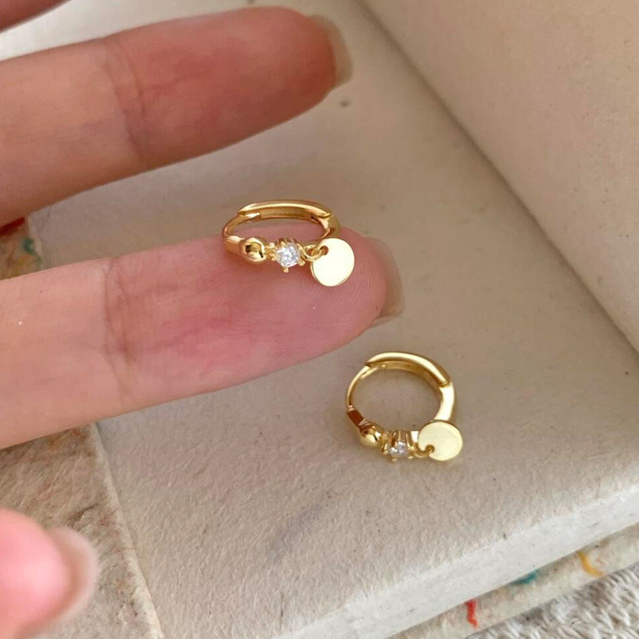 Women's Rhinestone Round Ear Clip Design Sense Niche High Fashion Earrings