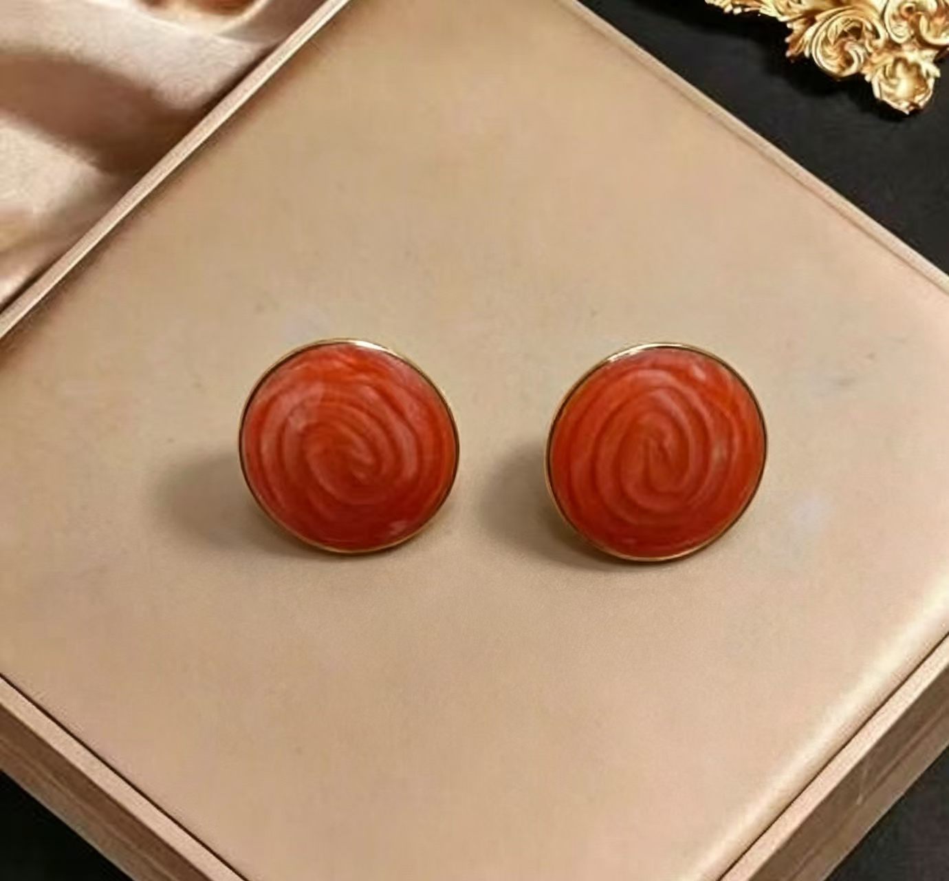 Women's Stainless Steel Oil Dripping Twisted Geometric Light Luxury High Stud Earrings