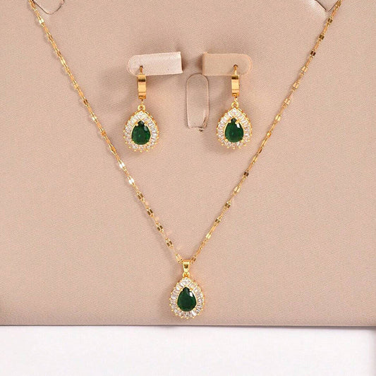 Women's Retro Style Emerald Fashionable Elegant White Necklace