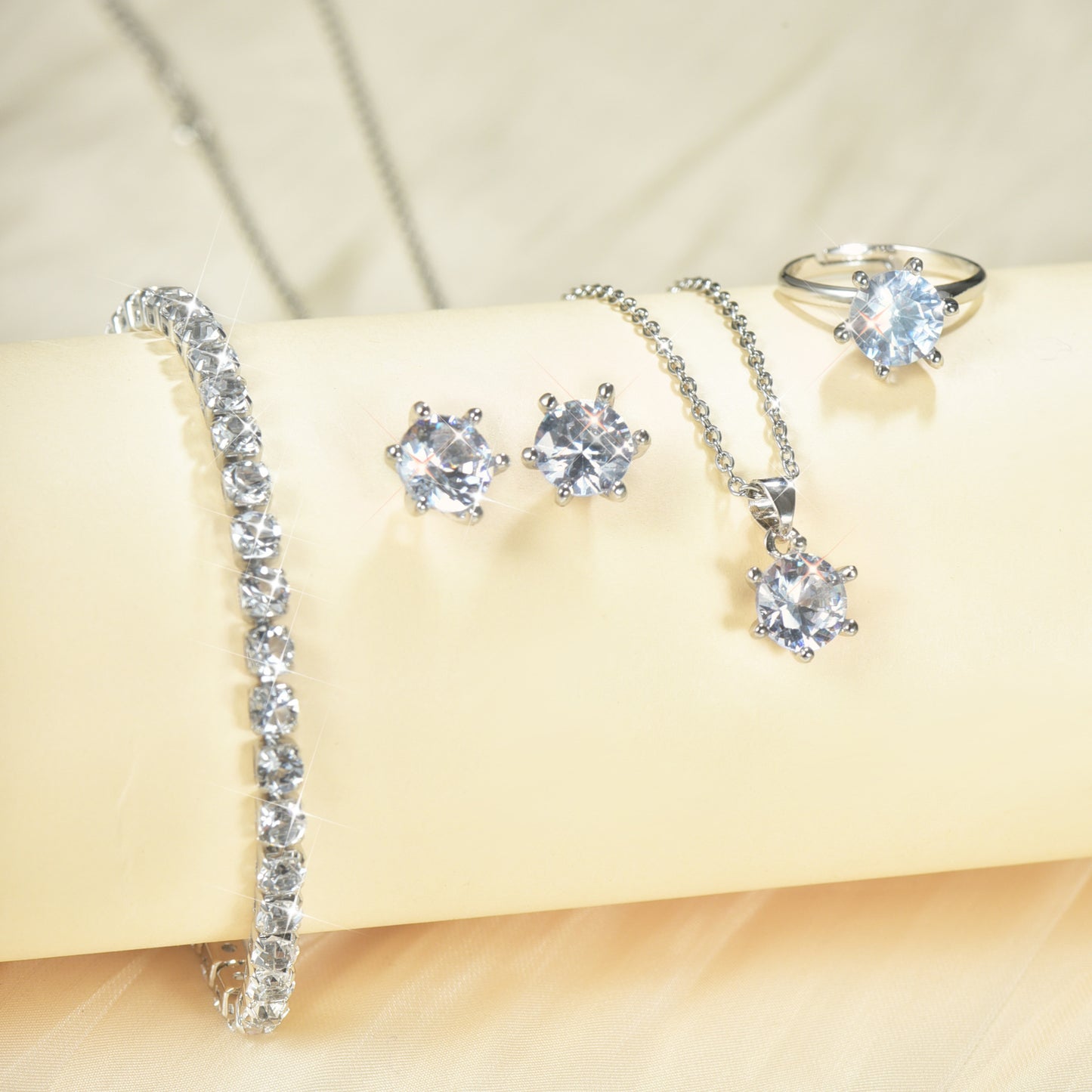 Women's Zircon Eight Hearts Arrows Ear Jewelry Set