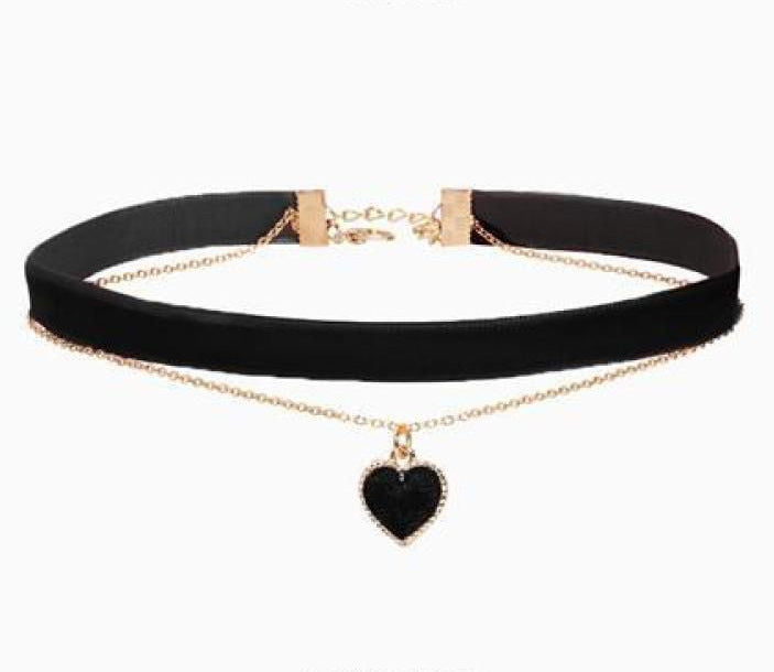 Christmas Red Retro Veet Sweet Personality Heart Clavicle Collar