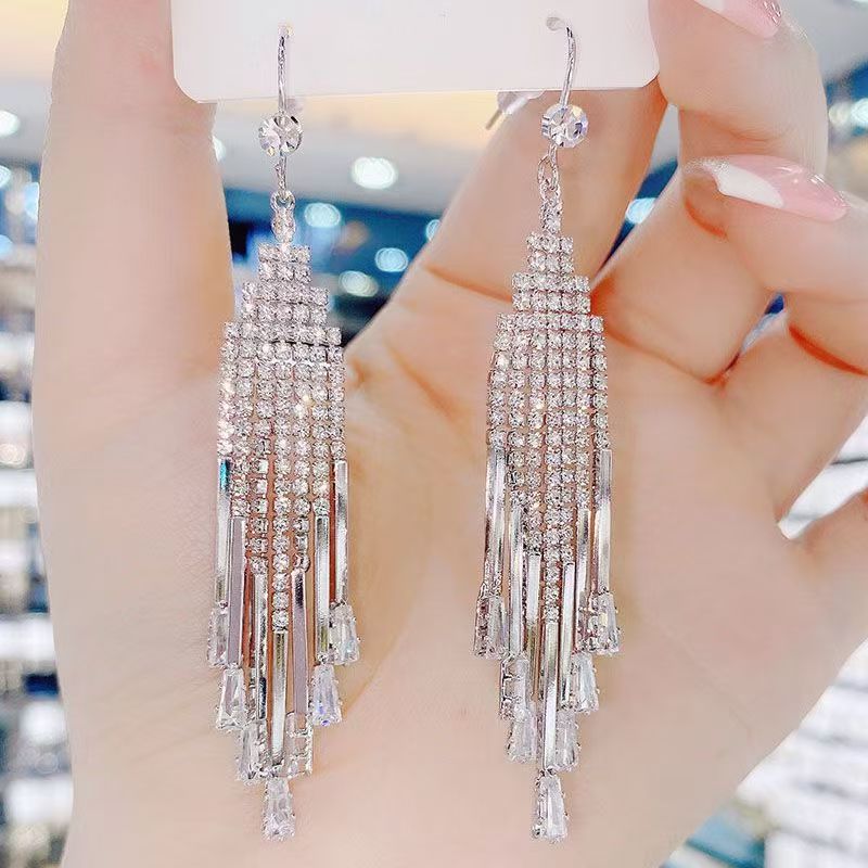 Fringe Trendy Elegant High-grade Full Diamond Light Earrings