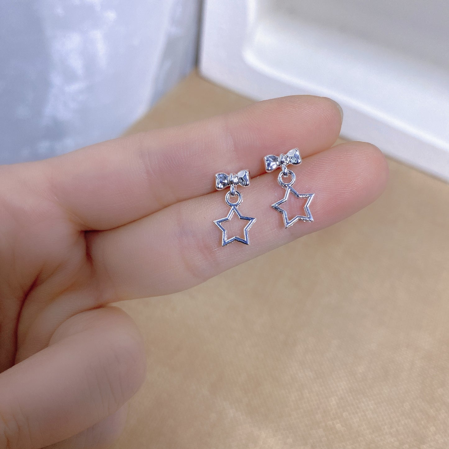Simple Individually Packaged Exquisite Sier Bow Stud Earrings