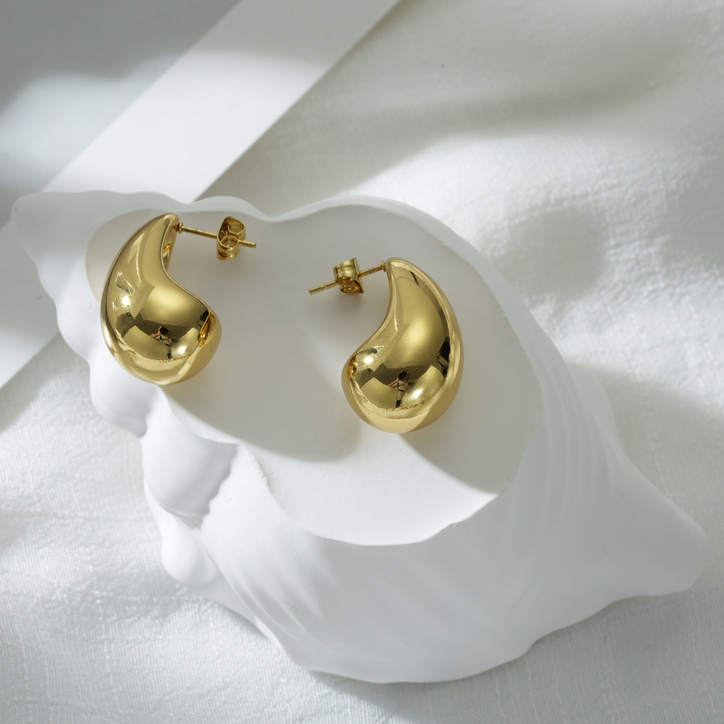Water Drop Hollow Design High-grade Stainless Steel Oval Rings