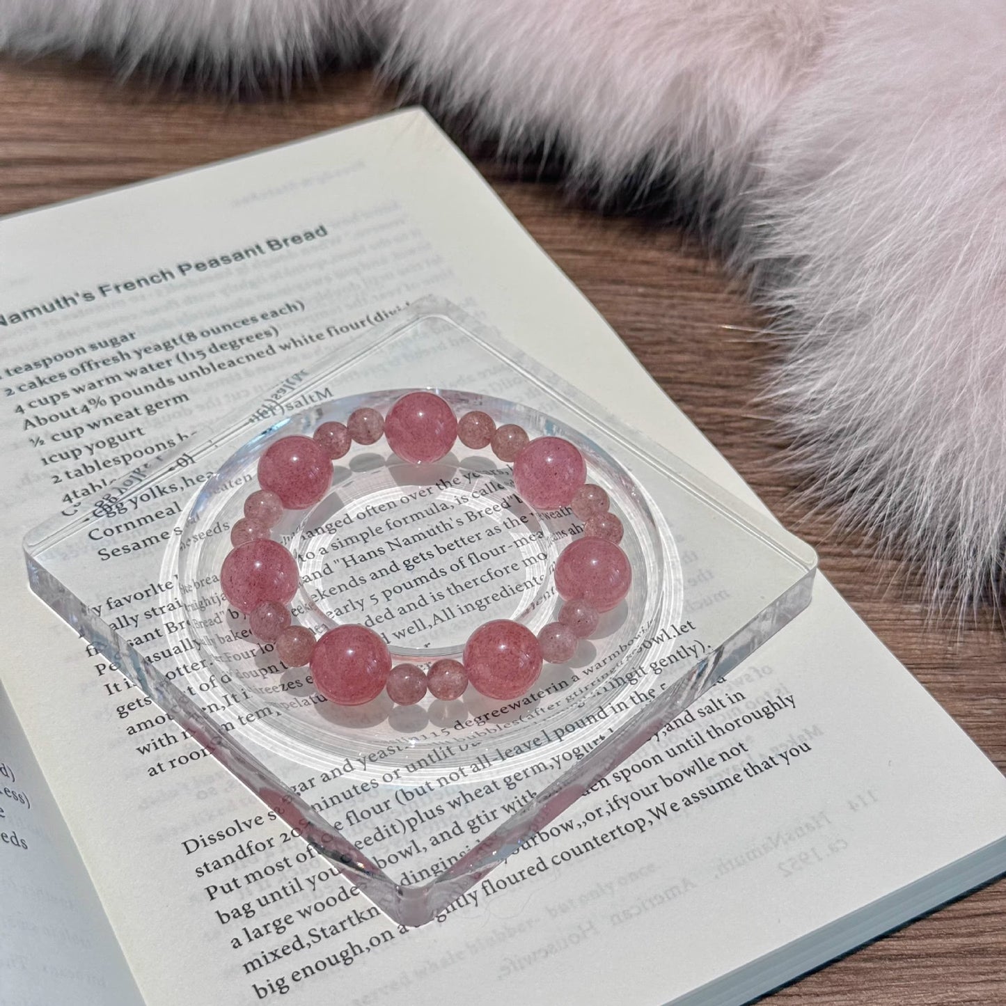 White Tea Natural Strawberry Pink Crystal Hands Female Fashion Bracelets