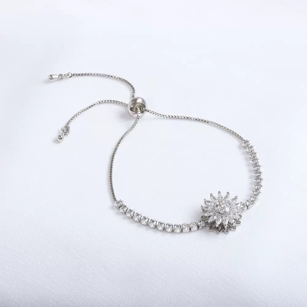Female Five Petal Flower Fashion Bauhinia Rotatable Bracelet