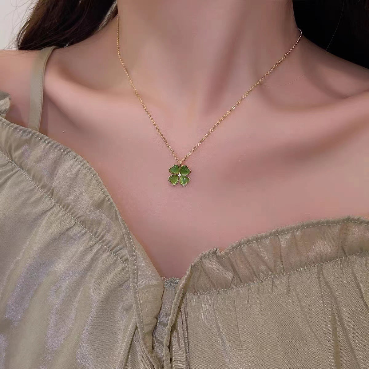 Female Emerald Dignified Sense Of Design Clavicle Chain High-grade Necklace