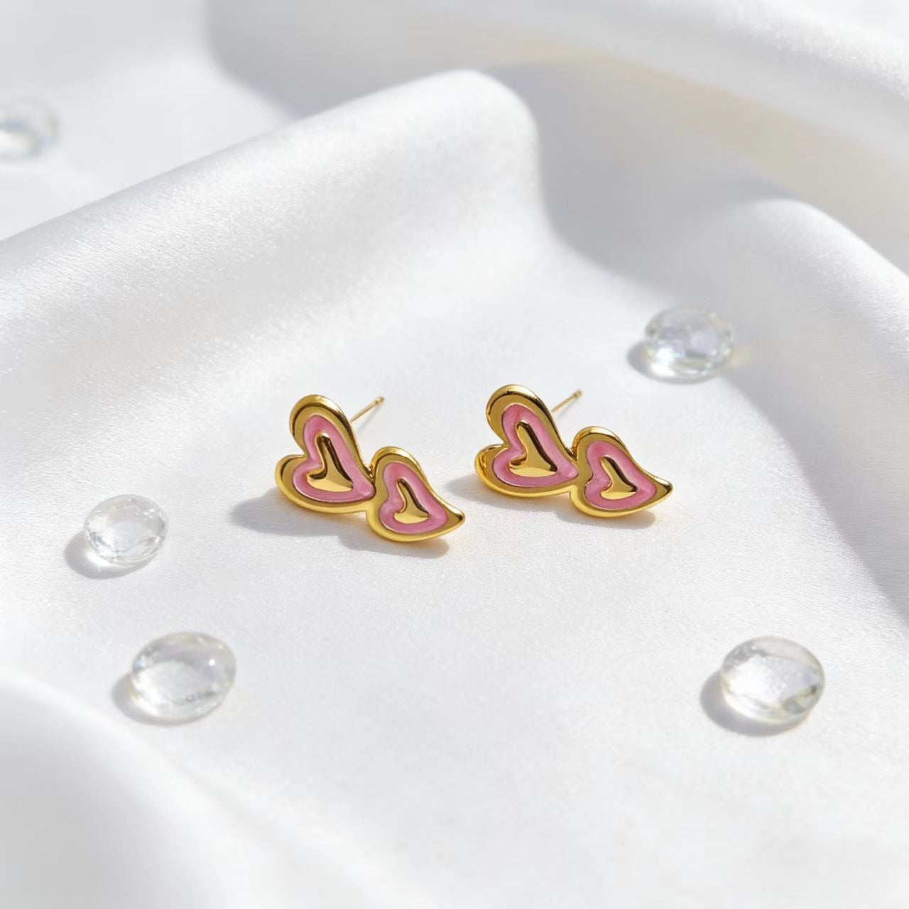 Women's Sweet Double Heart Dripping Niche Design Golden Commuting Elegant Stud Earrings