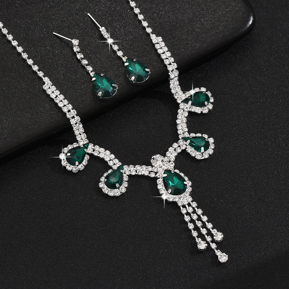 Women's Drop Ear Retro Elegant Affordable Luxury Fashion Jewelry Set