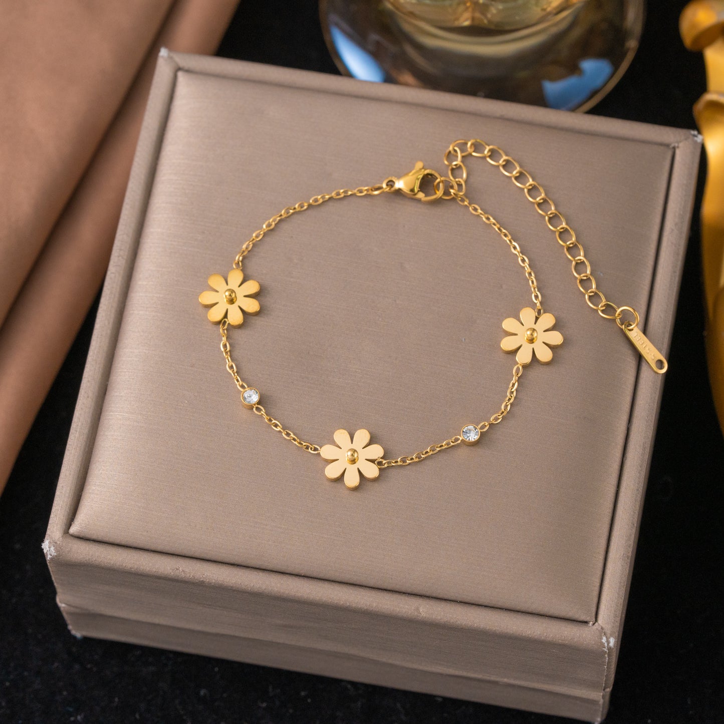 Daisy Series Titanium Steel Korean Exquisite Small Bangle Bracelet