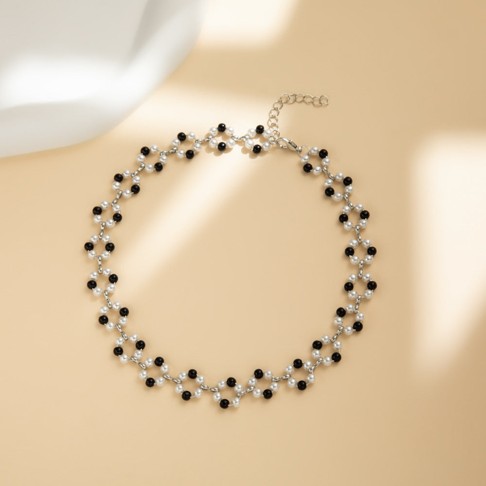 Women's Pearl-like Beaded Simple Retro Street Shot Necklaces