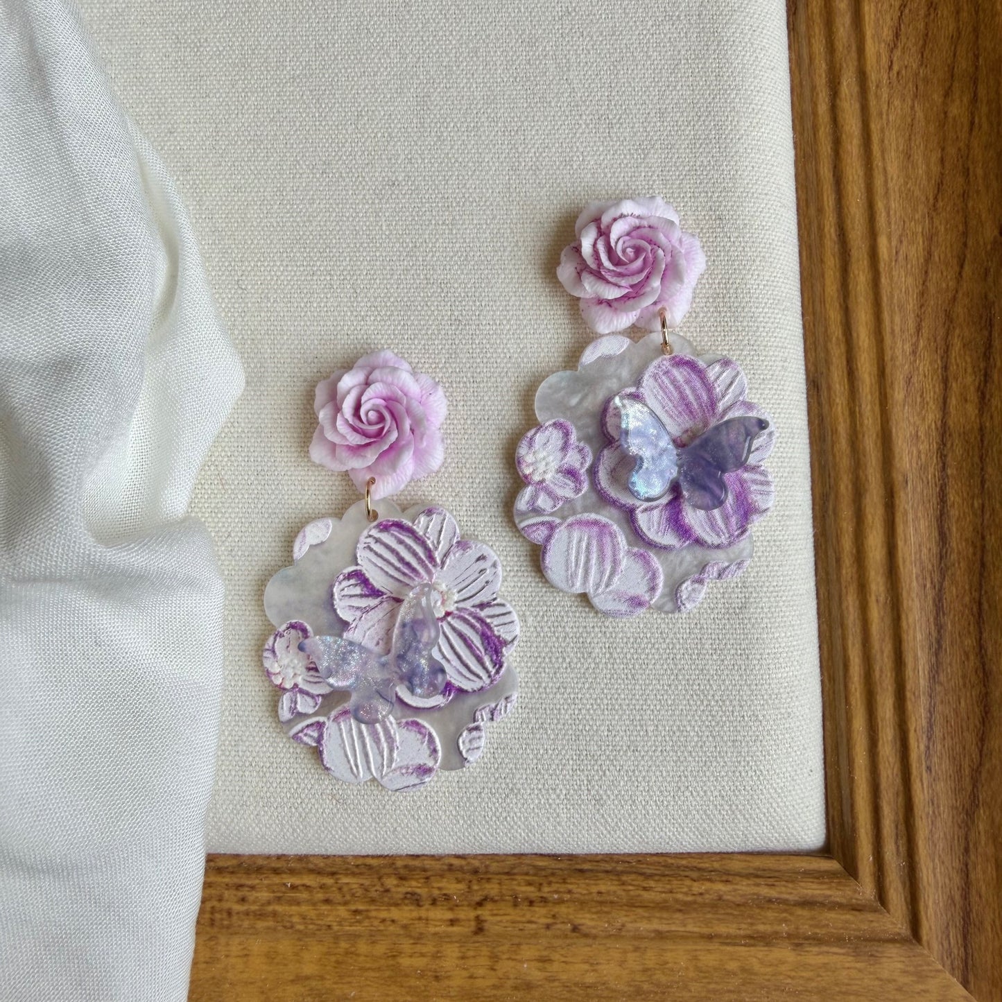 Women's Relief Butterfly Flower Oil Painting Style Artistic Earrings