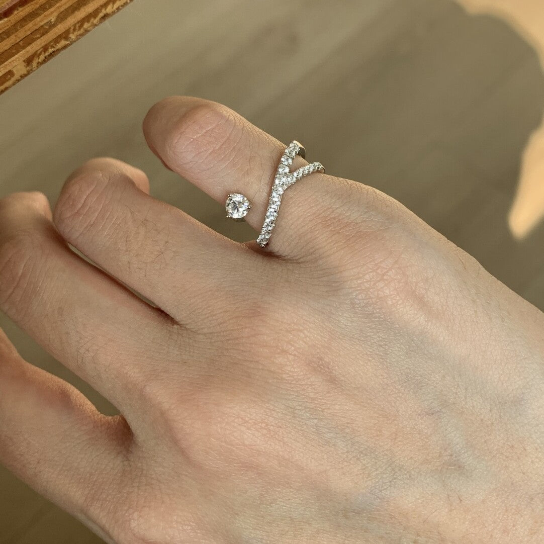 Exquisite Design Cross Meteor Light Luxury High Sense Ring