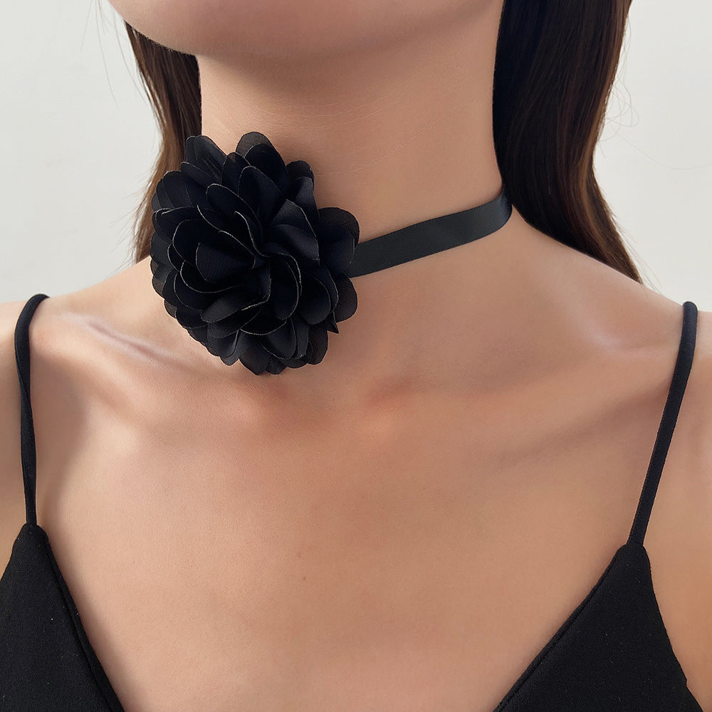 Vintage Rose Flower Exaggerated Flocking French Collar