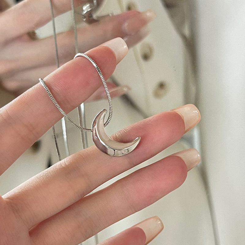 Women's Curved Moon Trendy Cold Sweater Chain Necklaces