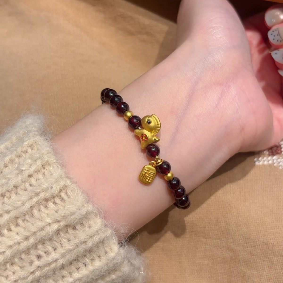 Women's Pomegranate Red Pony Exquisite Versatile Life Gift Bracelets