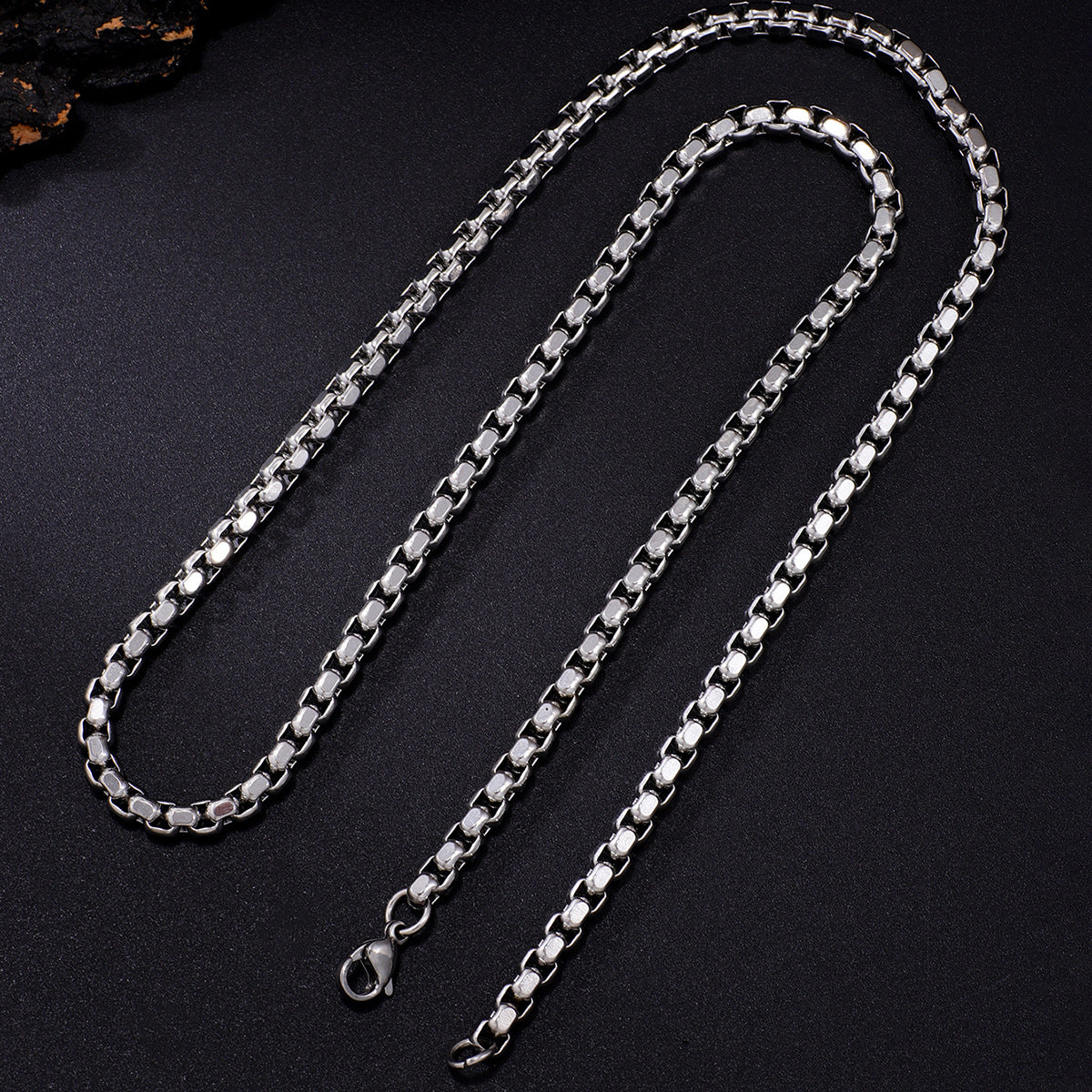 Men's Steel Embossed Cuban Link Chain Fashion Short Personality Street Necklace