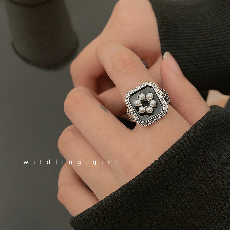 Flower Female Retro Personality Wide Face Geometric Open Hip Hop Rings