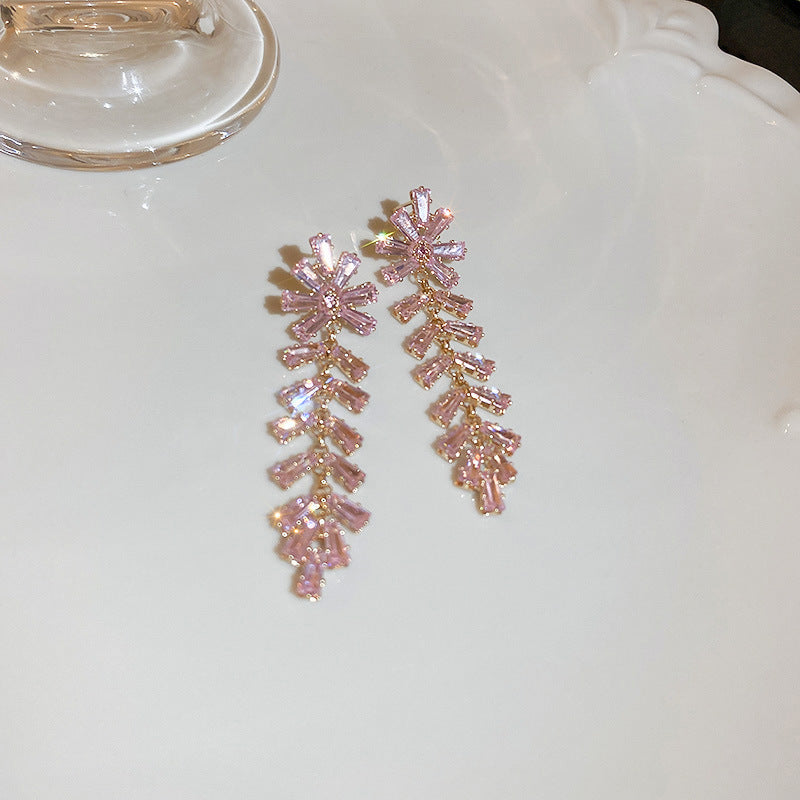 Women's Style Banquet Luxury Geometric Water Drop Light High-grade Party Earrings