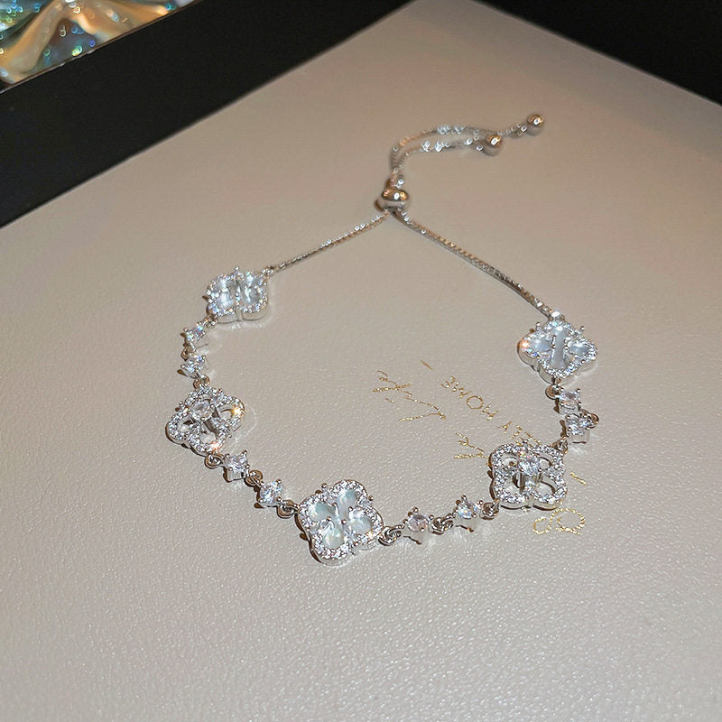 Women's Lucky Four-leaf Clover High-grade Super Flash Zircon Exquisite Adjustable Bracelet