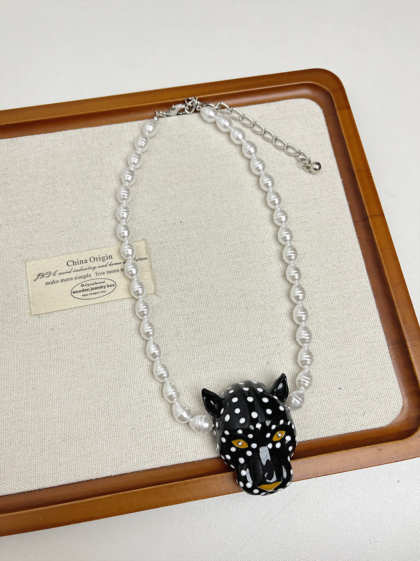Women's Enamel Leopard Head Temperament Stringed Pearls Necklace