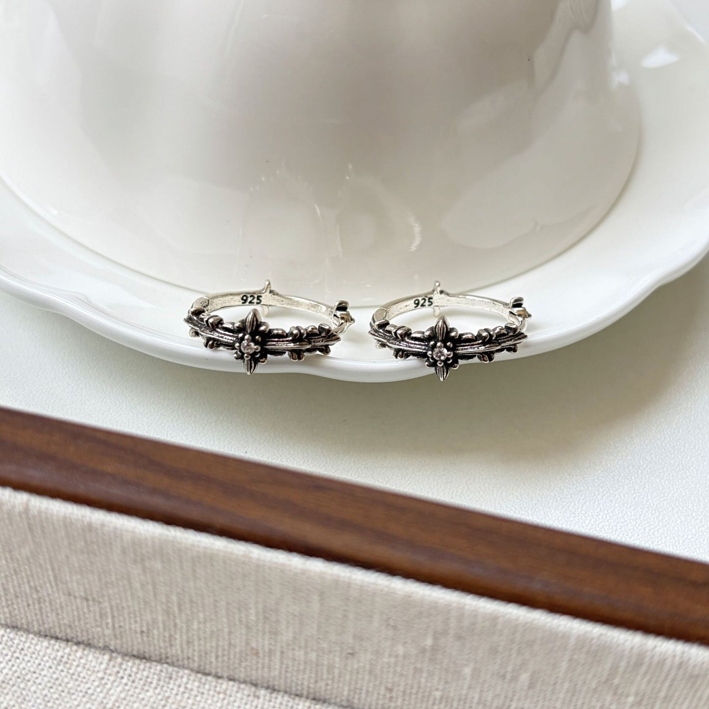 Women's Niche Cross For High-grade Light Luxury Versatile Rings