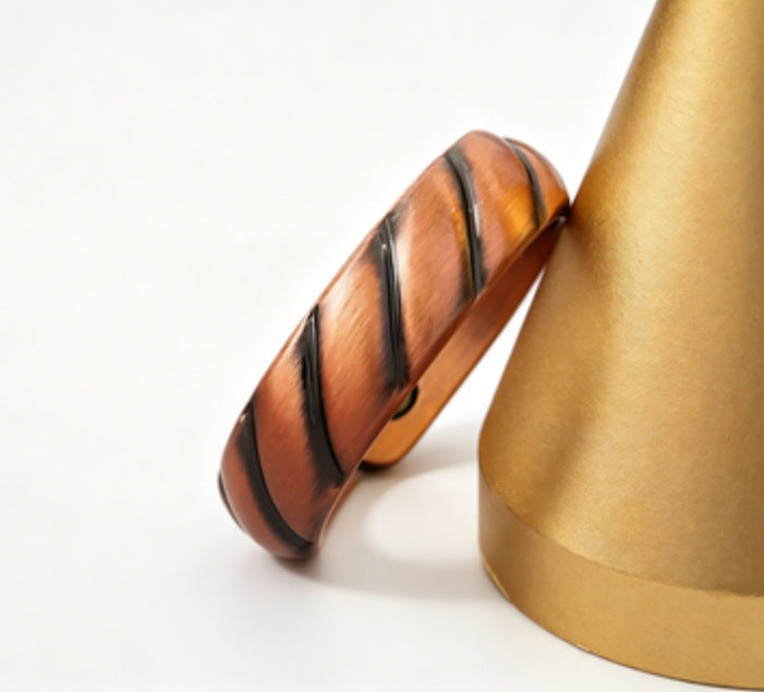 Bronze Creative Pattern Magnet Retro Fashion High Sense Ring