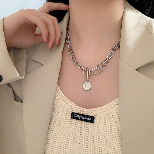 Women's Simplicity Personality Beauty Head Buckle Clavicle Necklaces