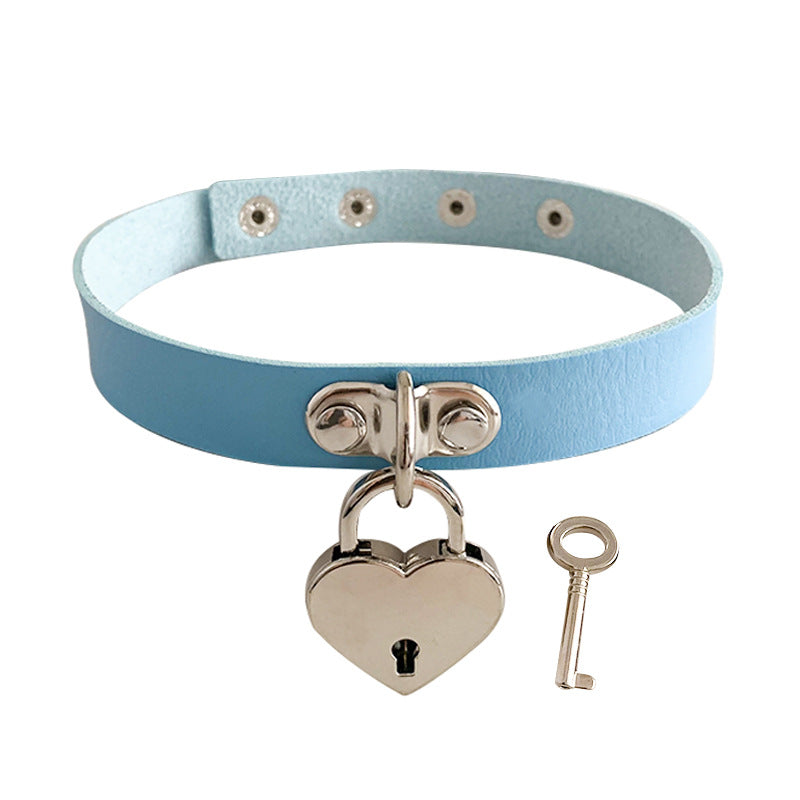 Exaggerated Peach Heart With Key Clavicle Chain Collar