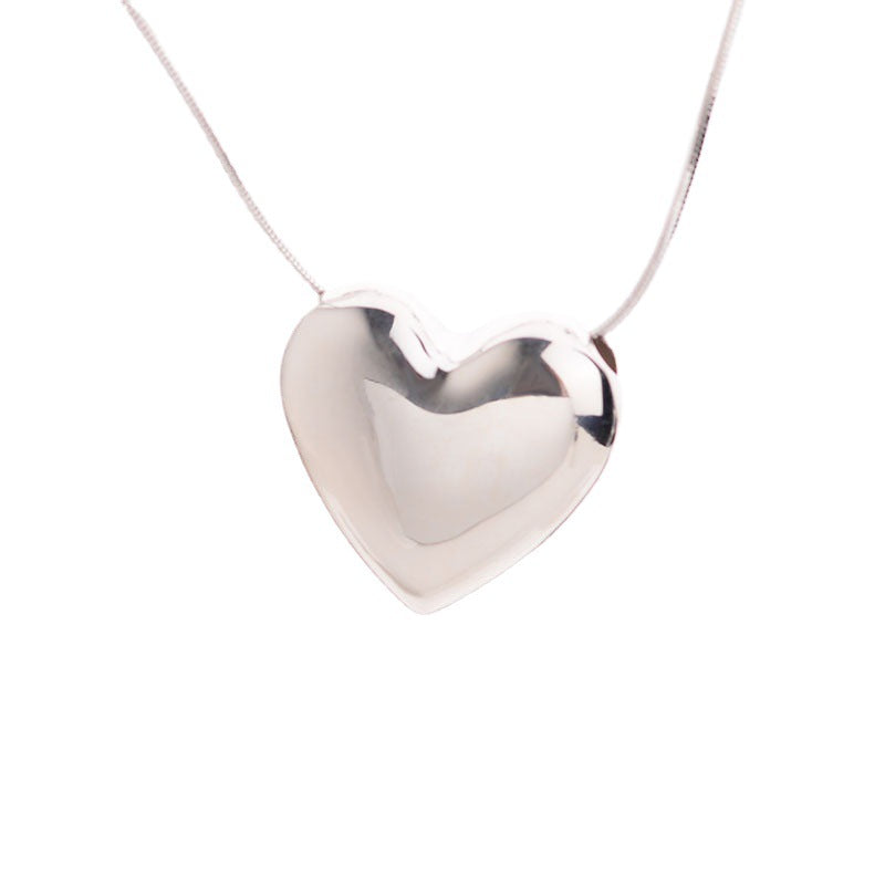 Women's Fashion Three-dimensional Glossy Heart For Minority Simple Shape Necklaces