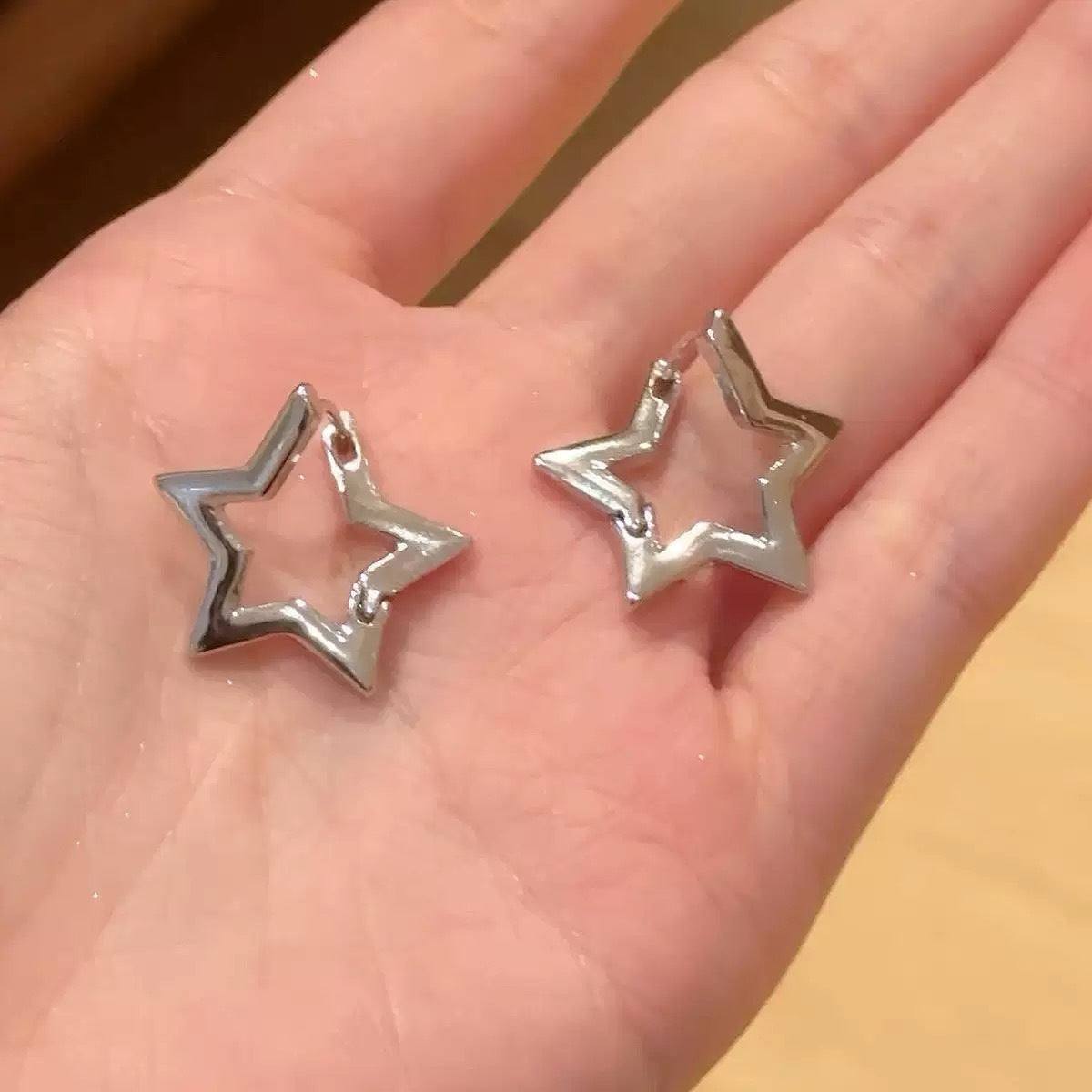 Simple Korean Style Five-pointed Star Ear Clip Female Design Personalized Stud Earrings