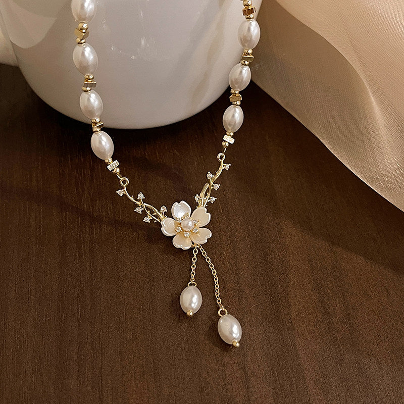 French Sweet Pearl Flower Design Light Luxury High-grade Fashion Necklace
