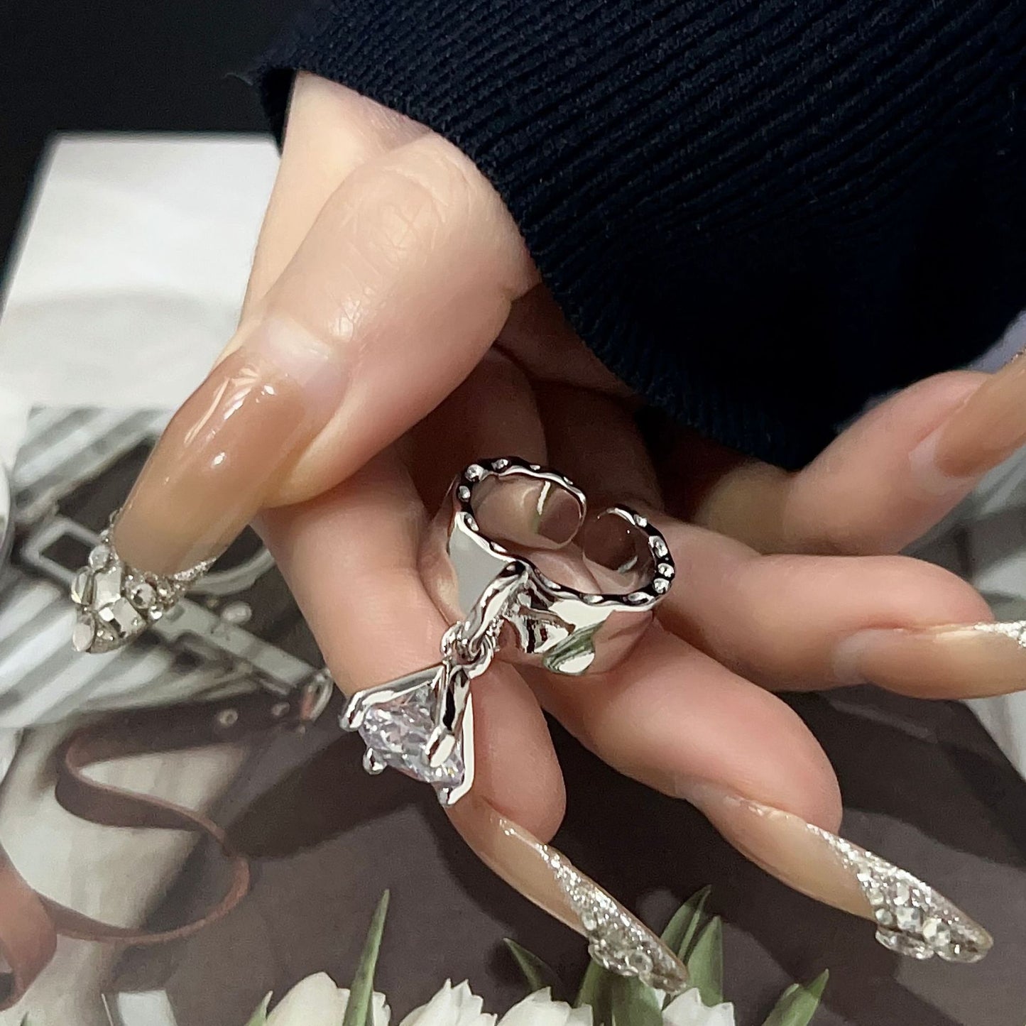 Design Metal Texture Personality Flexible Zircon Female Simple Tail Rings