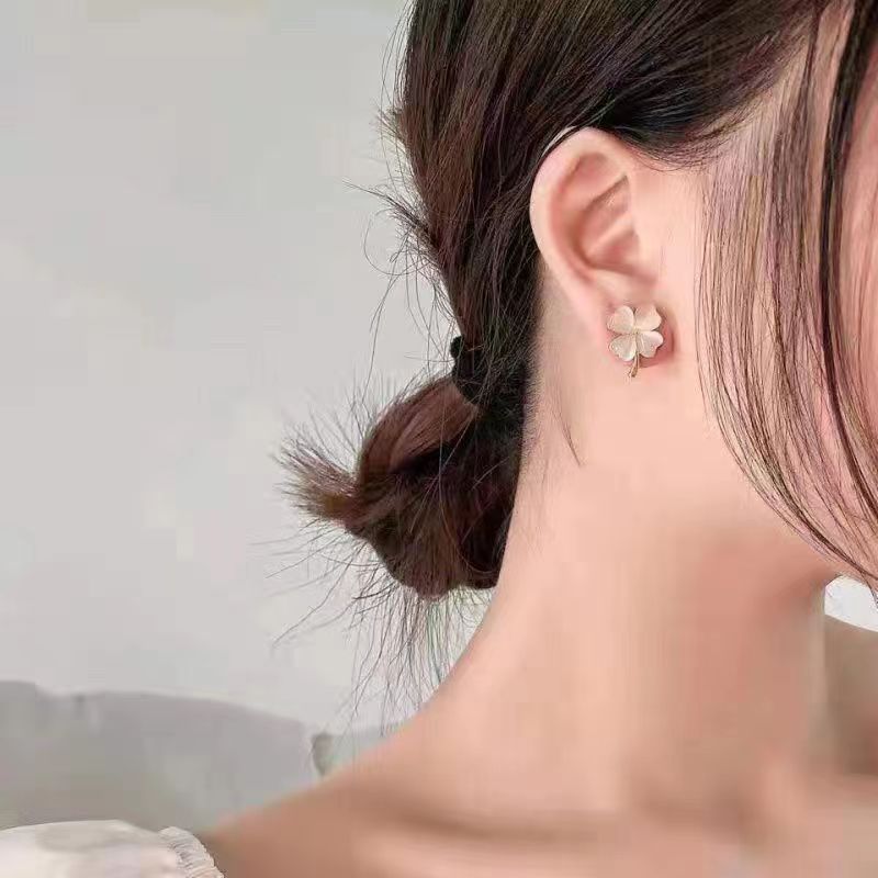 Women's Clover Opal Stone Ear Trendy Niche Design Small Delicate Stud Earrings
