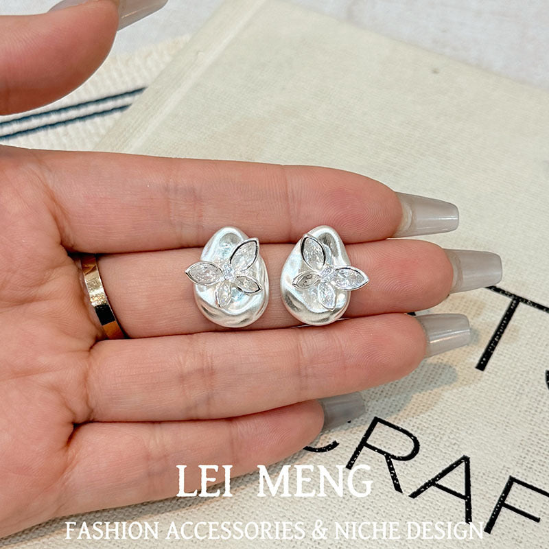 Micro Inlaid Zircon Bowknot Pearl Super Simple Stud Earrings