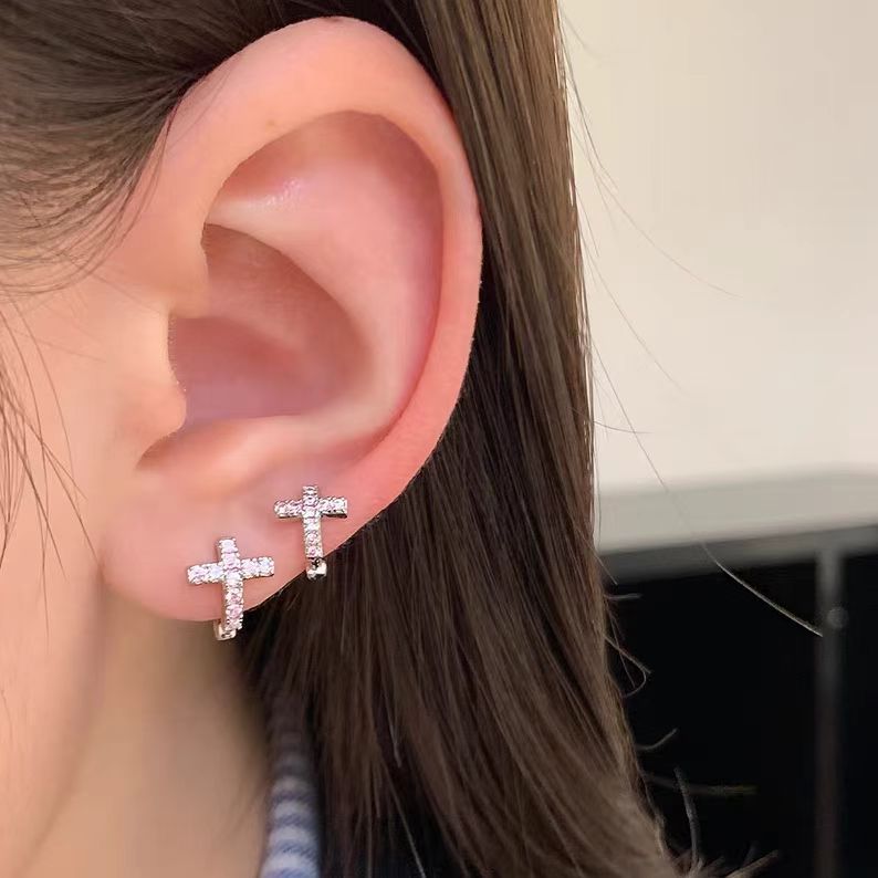 Women's Edge Ear Bone Sleeping No Need To Take Off Straight Stud Earrings