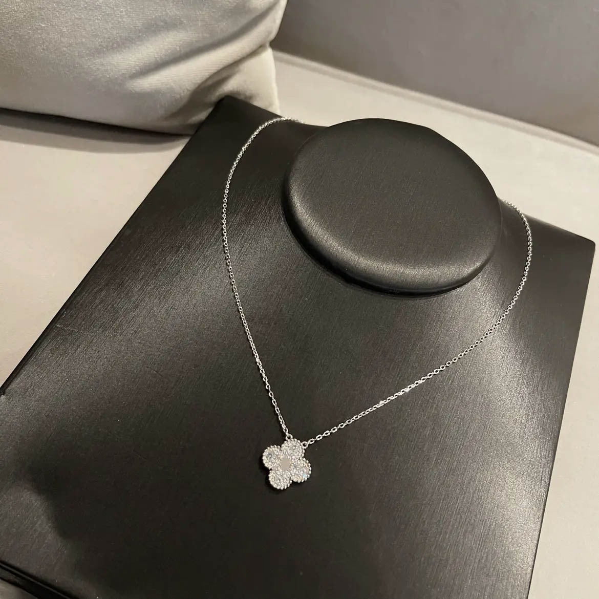 Full Diamond Four-leaf Flower Long Dinner Elegant Jewelry Set
