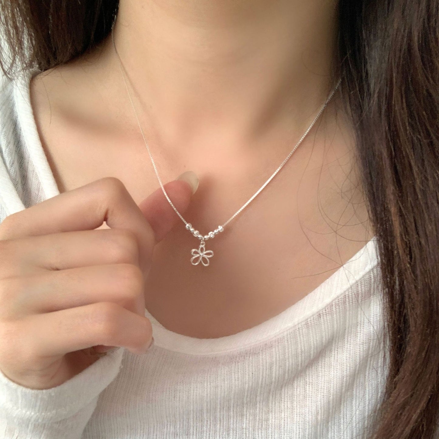 Women's Sterling Sier Hollow Flower Mild Luxury Retro High-grade Design Necklace