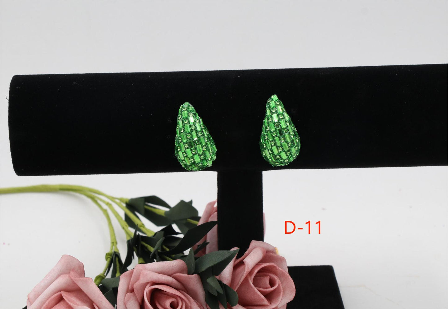 Niche Comma Glass Full Diamond Light Luxury Fashion Earrings