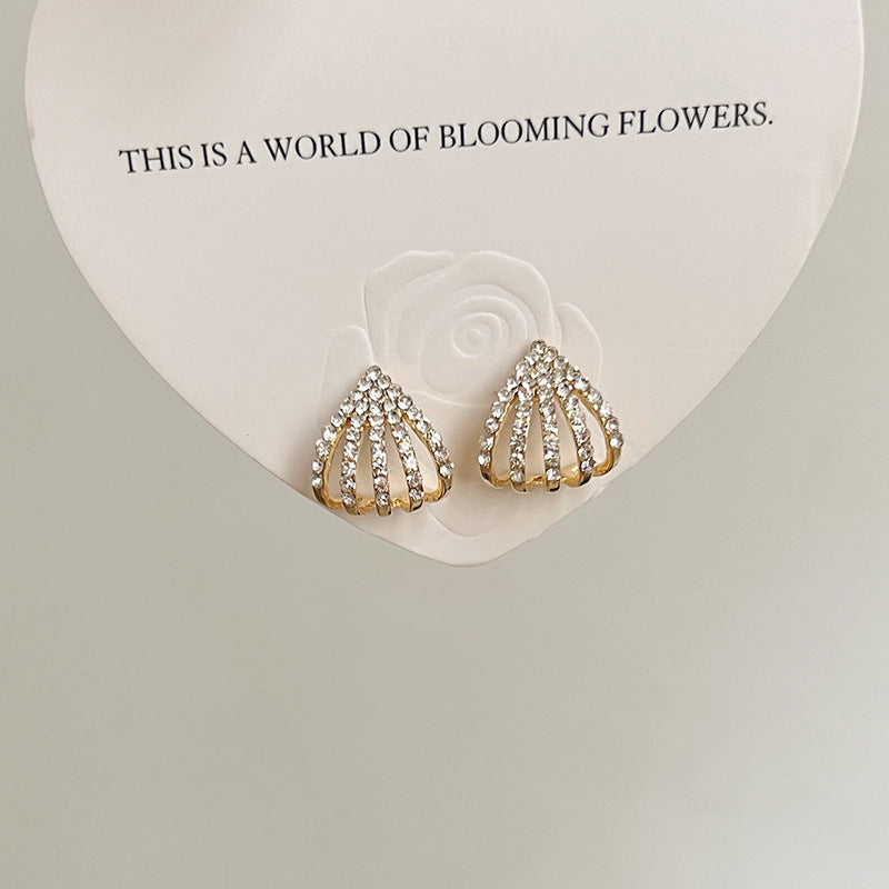 Women's Trendy Simple Pearl Temperamental Minority Design Earrings