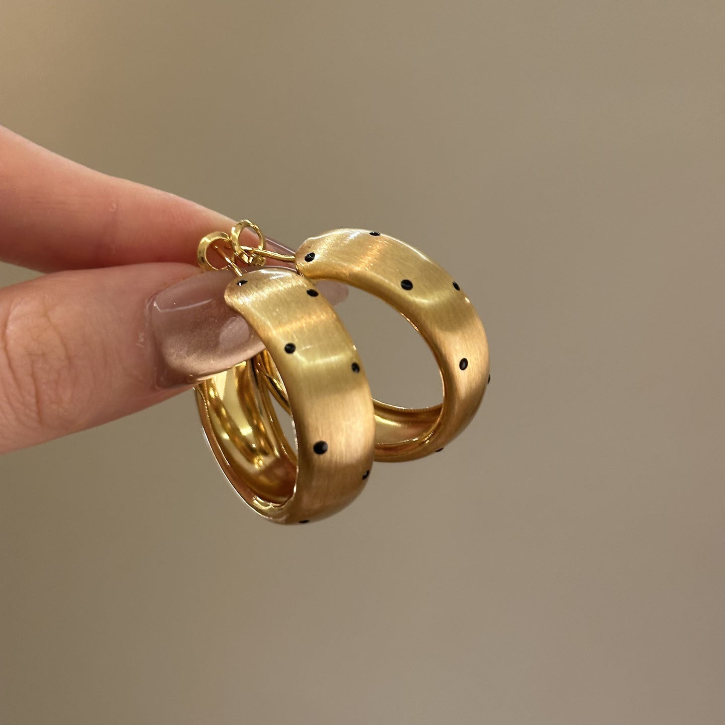 Women's Polka Dot Big Ear Fashion Personality Affordable Luxury High Sense Rings