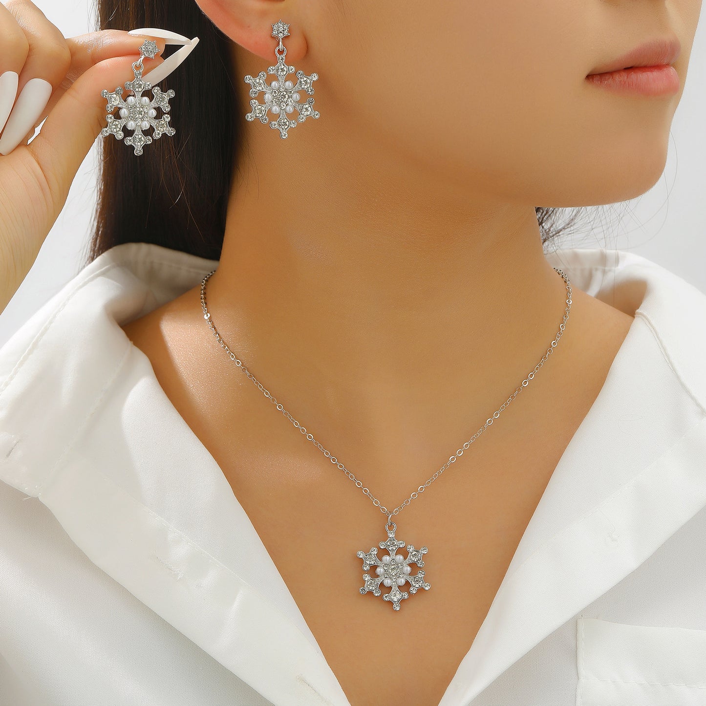 Graceful Full Diamond Alloy Snowflake Ear Valentine's Jewelry Set