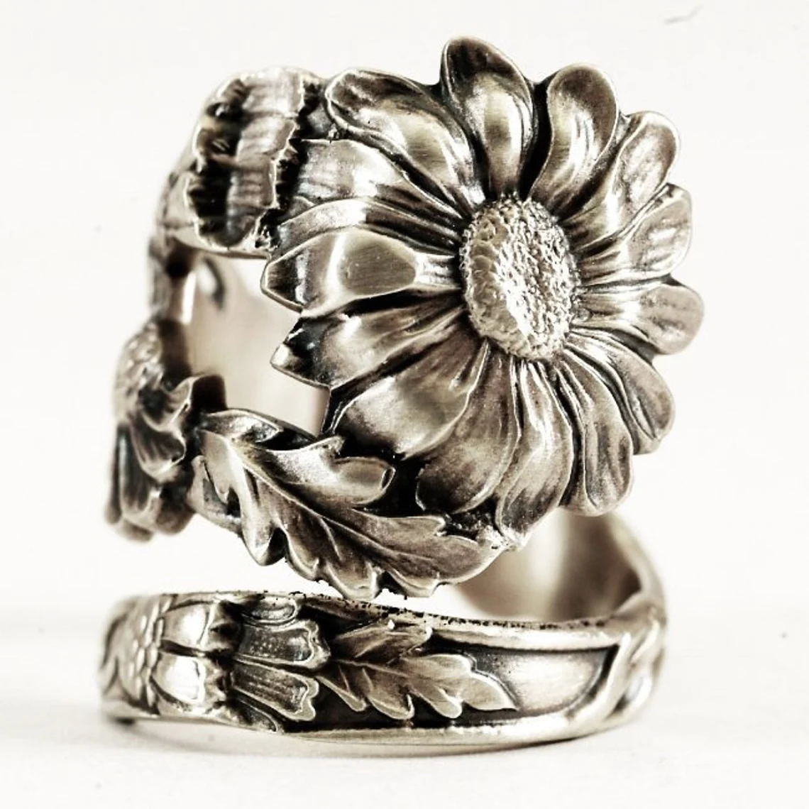 Women's Fashion Goth Flower Blooming Flowers Engagement Rings