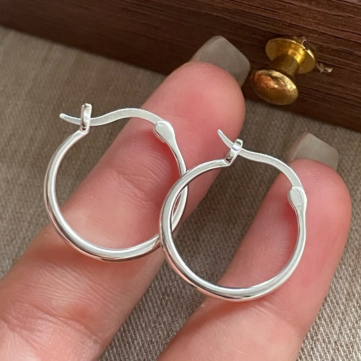 Niche Design Simple Glossy Round Ear Clip Rings