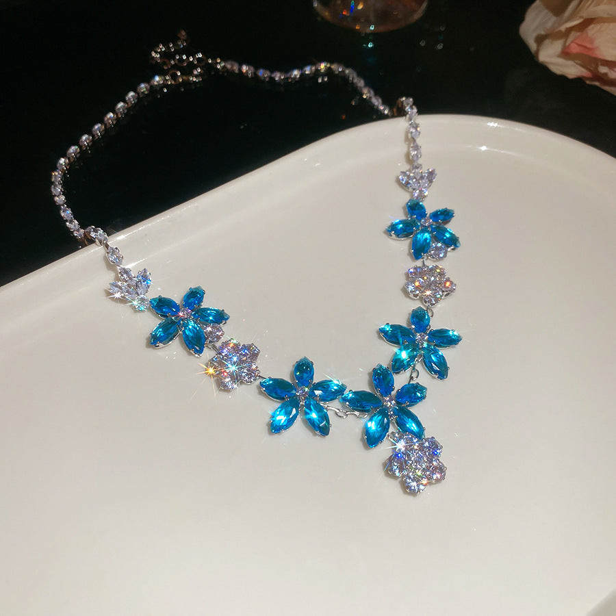 Women's Luxury Minority Clavicle Chain Palace Style Jewelry Set