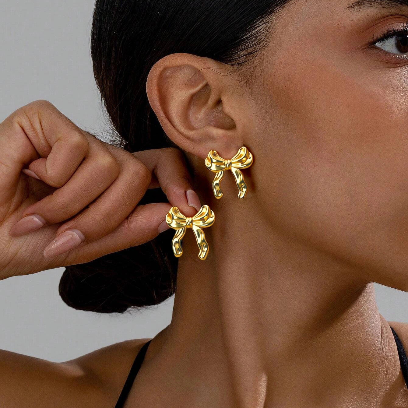 One Large Small Overlapping Stainless Steel Eardrops Gold Rings