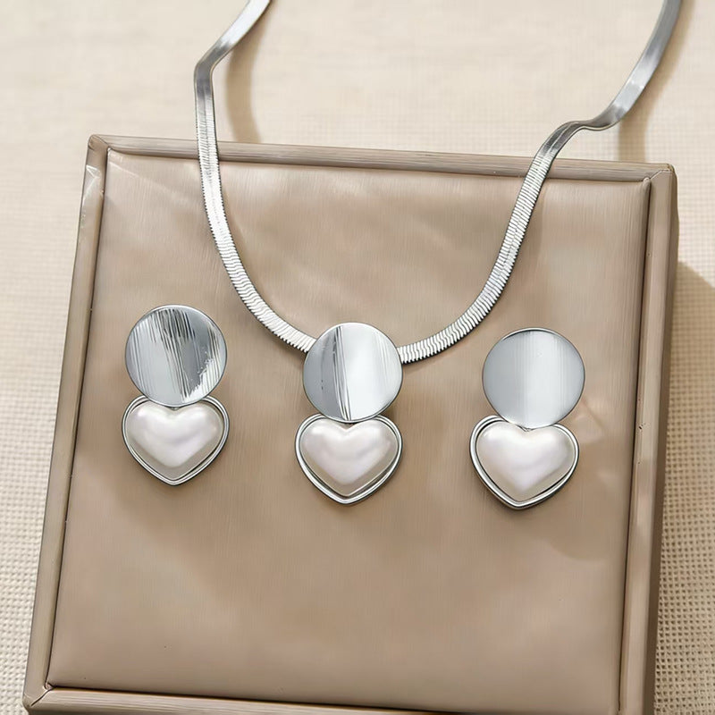 Love Heart Suite Niche Design Clavicle Chain Commute Jewelry Set